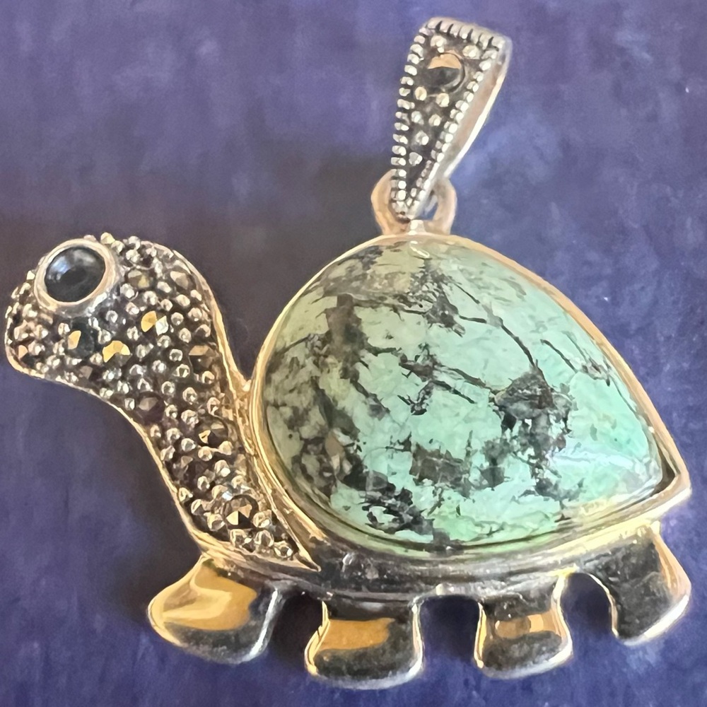 9/30–42 Elegant Sterling Silver Turtle Pendant for Reptile Lovers